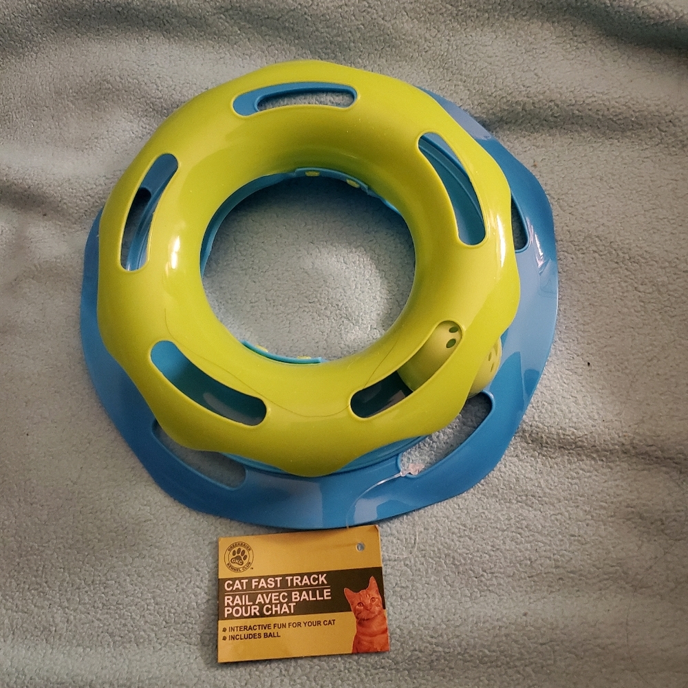 Cat fast race track roller ball toy